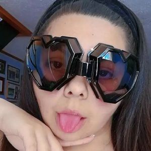 Black Heart Shape Goggles Sunglasses